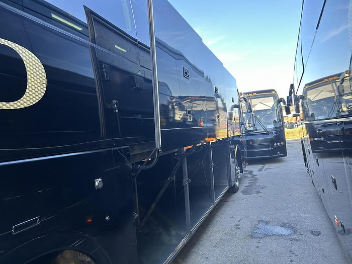 Used 2018 VOLVO 9700