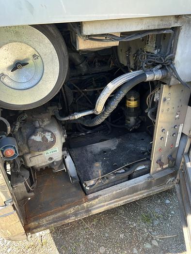 Used 2005 PREVOST XL2 Entertainer