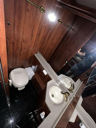 Used 2005 PREVOST XL2 Entertainer