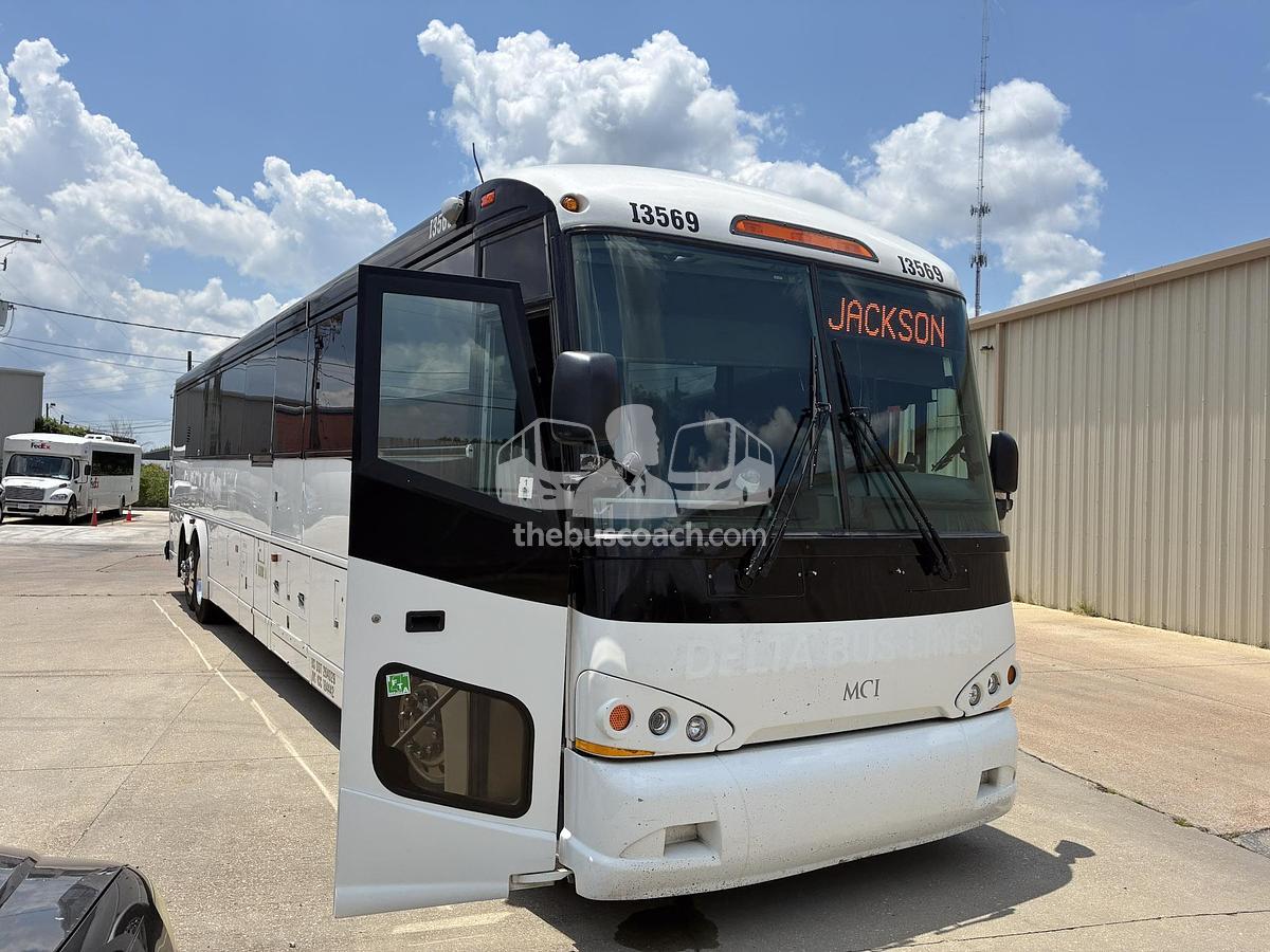 Used 2020 MCI D4505