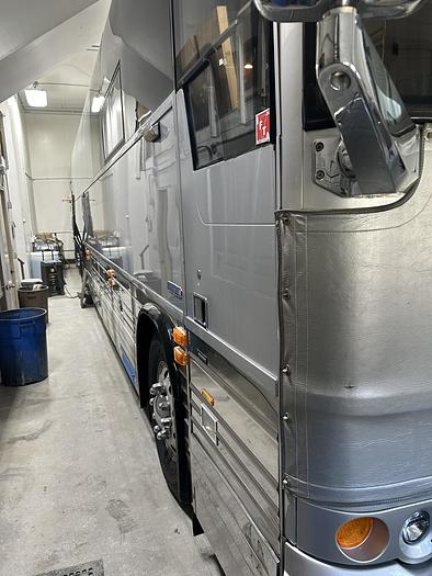 Used 2005 PREVOST XL2 Entertainer