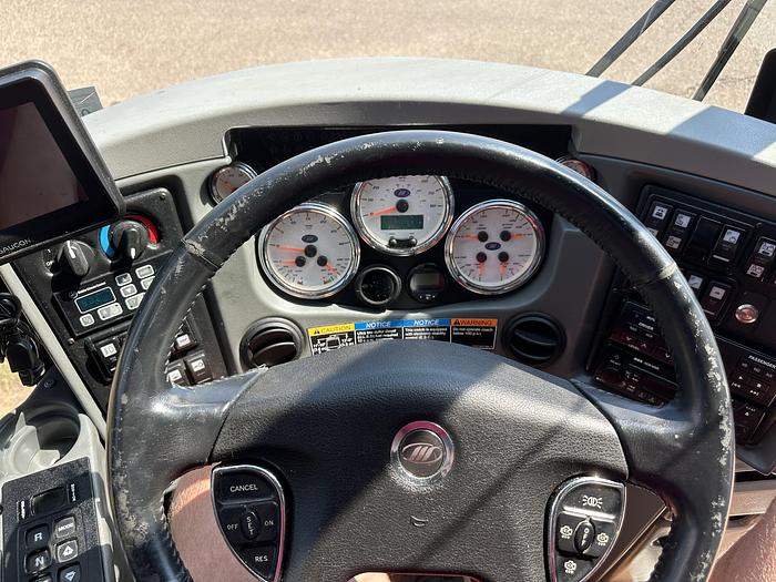 Used 2016 MCI J4500 ADA