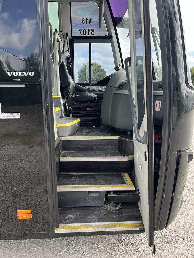Used 2017 VOLVO 9700