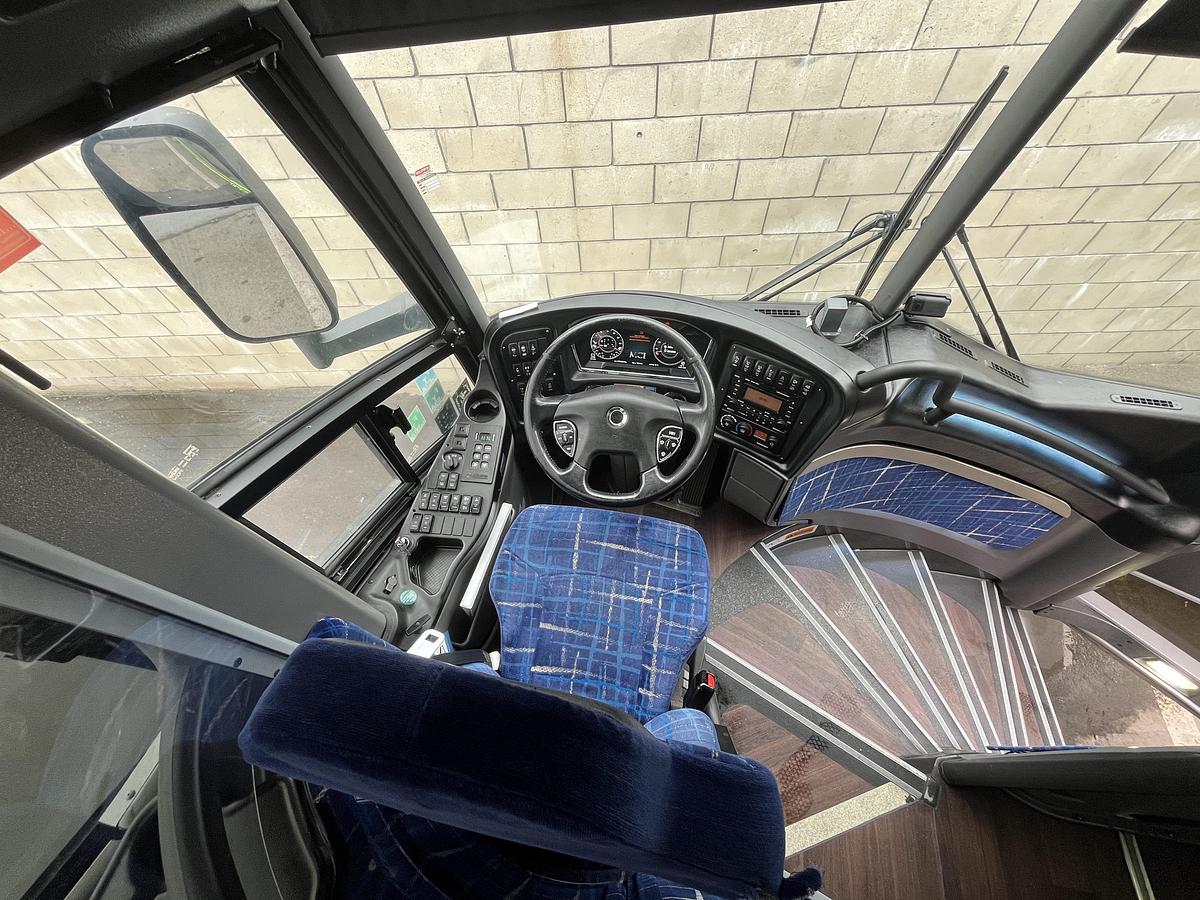 Used 2019 MCI J4500 ADA