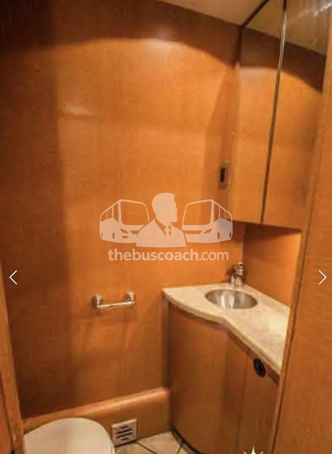 Used 2006 MCI J4500 Entertainer