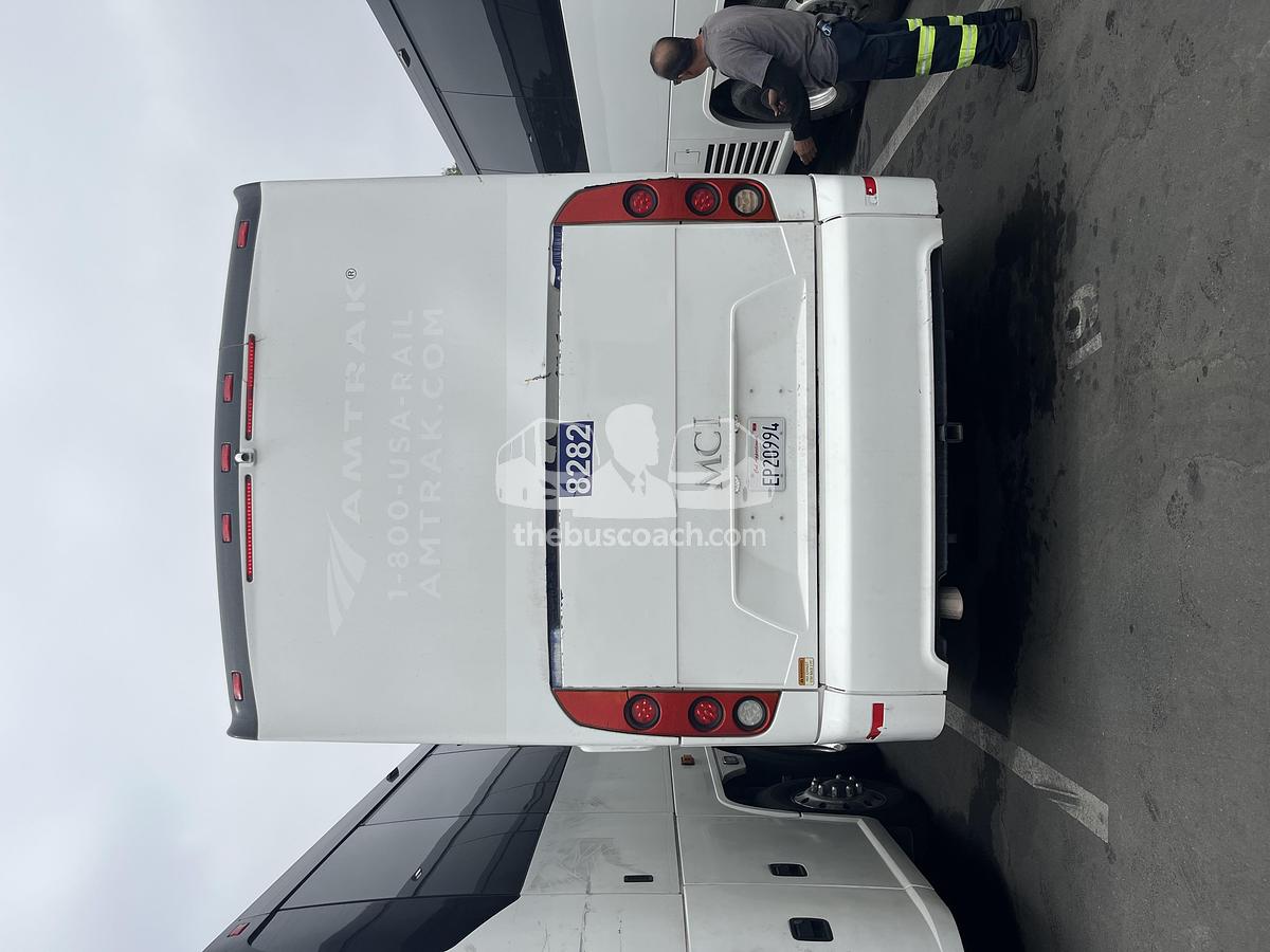 Used 2019 MCI J4500 ADA