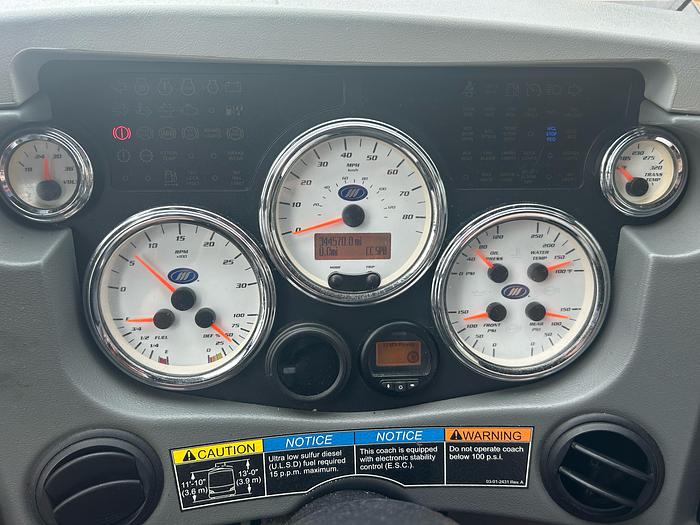 Used 2016 MCI J4500 ADA