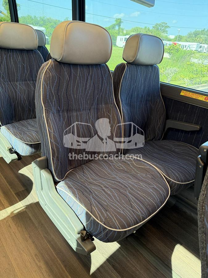 Used 2007 MCI J4500