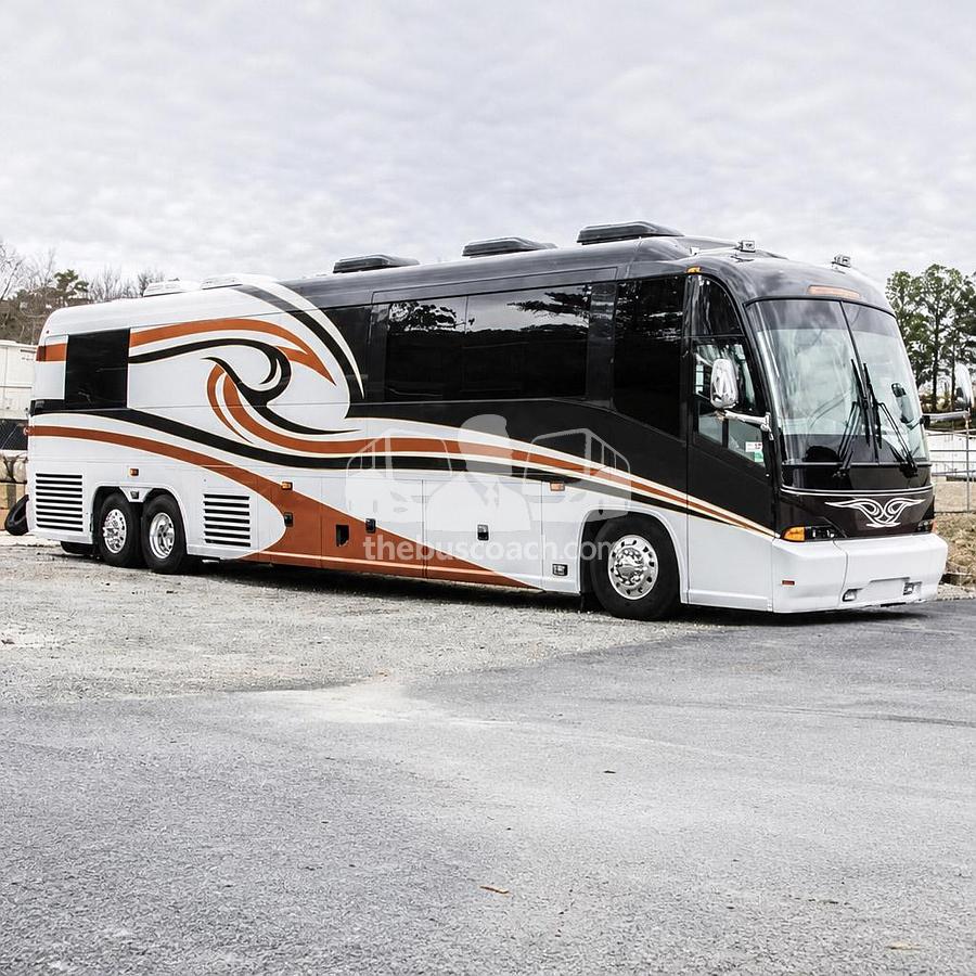 Used 2006 MCI J4500 Entertainer