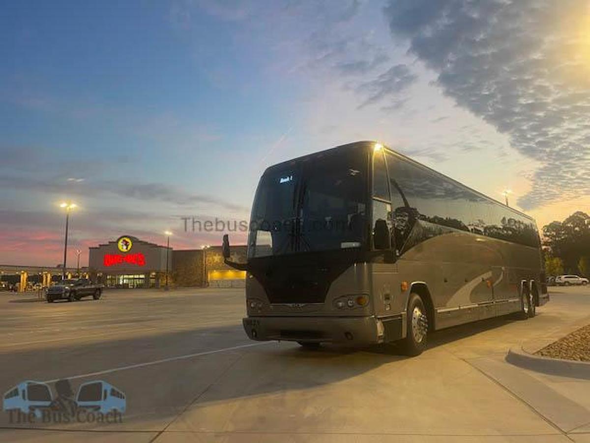 Used 2003 PREVOST H3-45