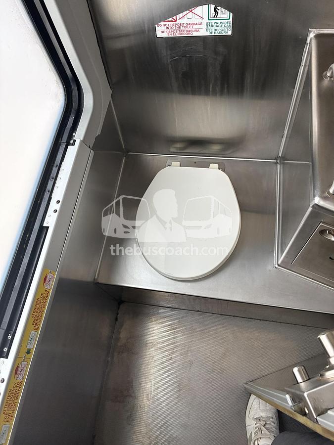 Used 2020 MCI D4505