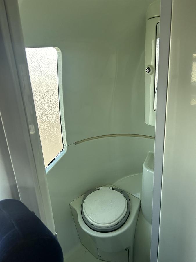 Used 2016 VOLVO 9700