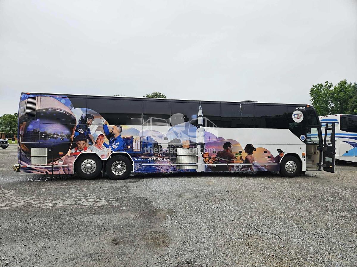 Used 2009 PREVOST H3-45 ADA