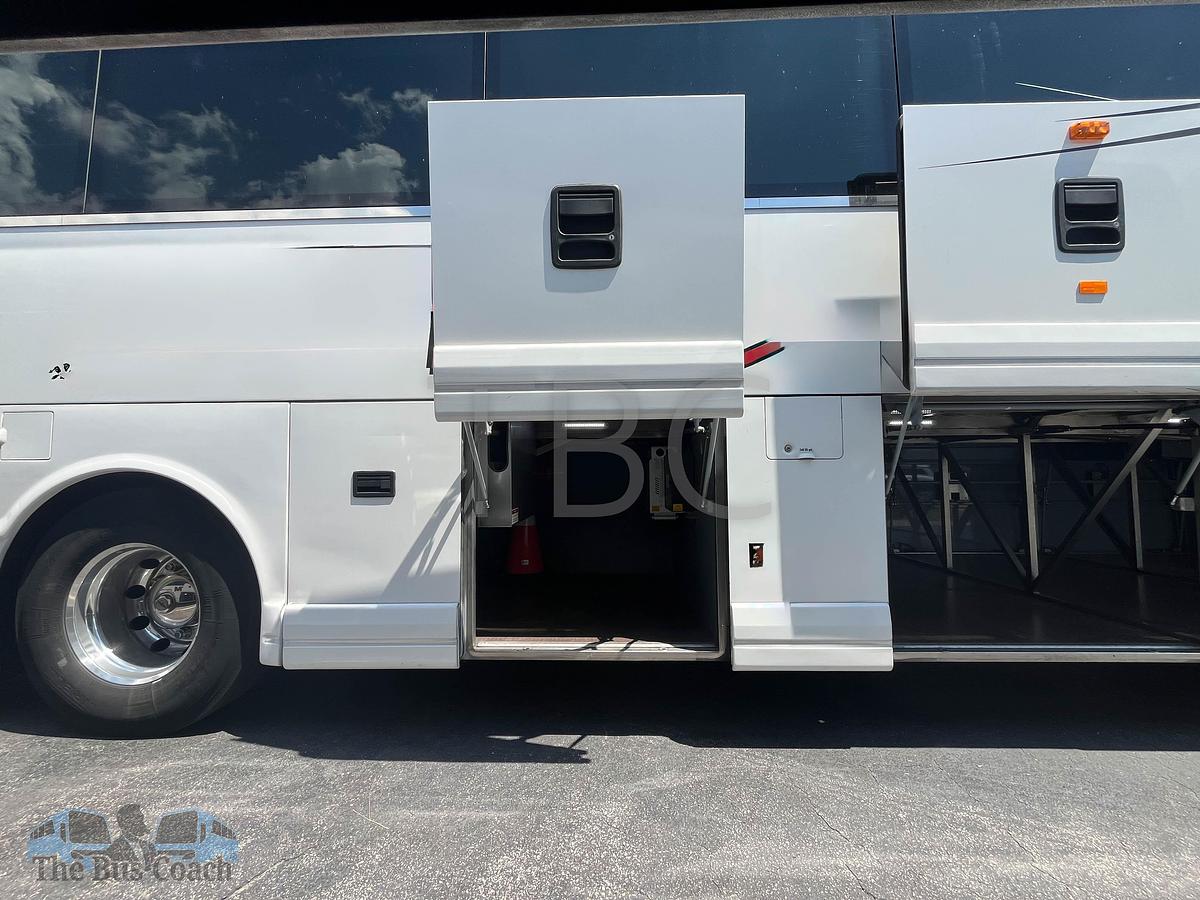 Used 2019 Van Hool CX45