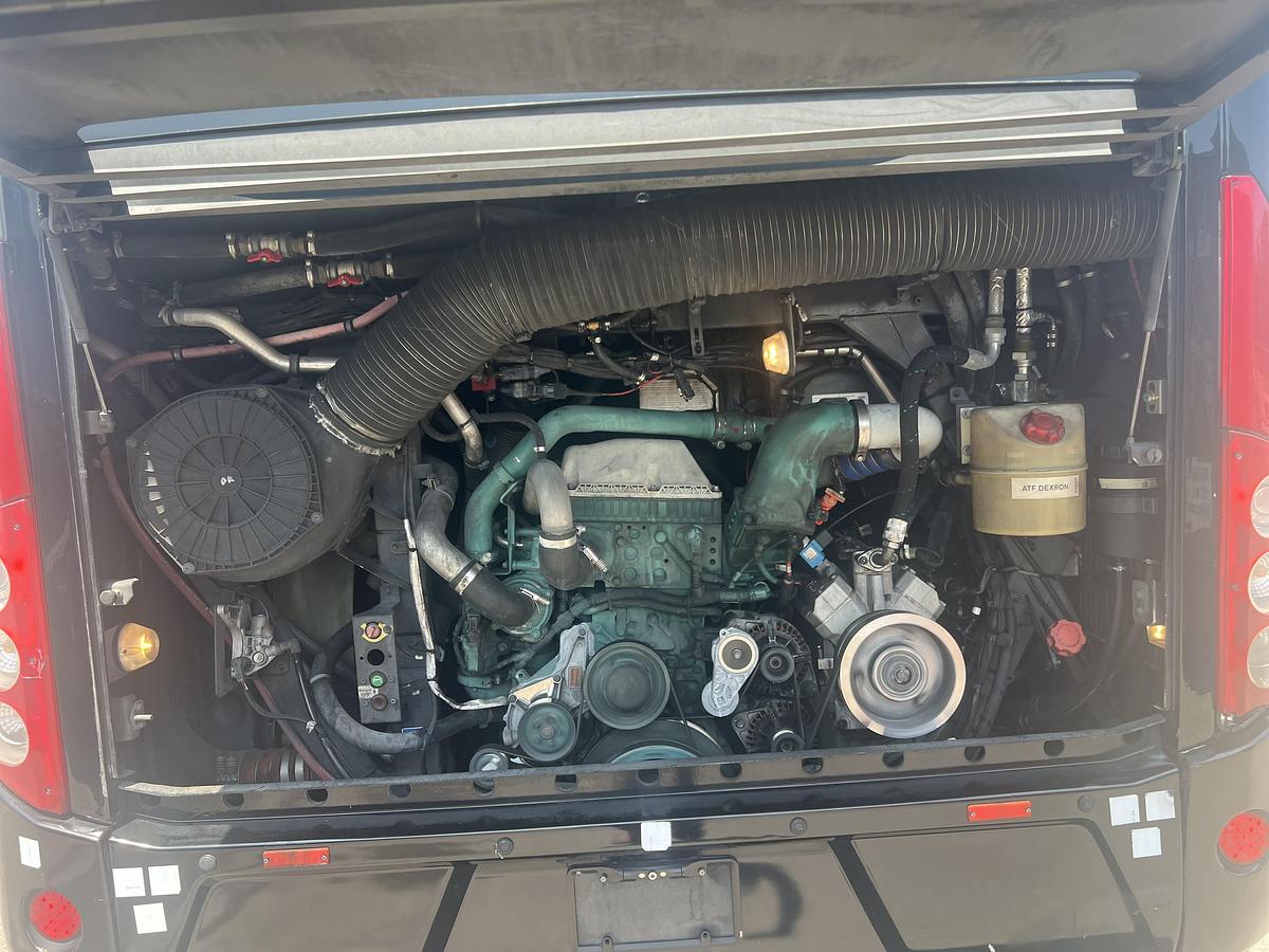 Used 2017 VOLVO 9700