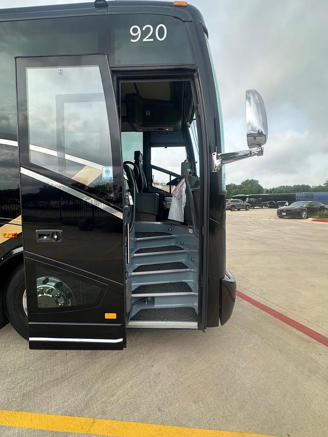 Used 2018 VAN HOOL CX35