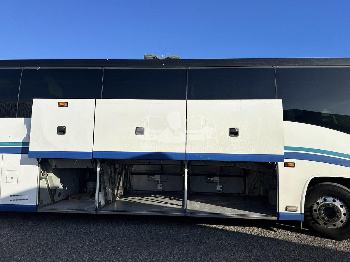 Used 2013 MCI J4500
