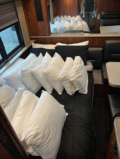 Used 2005 PREVOST XL2 Entertainer