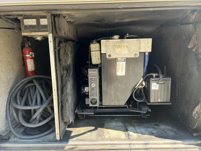 Used 2005 PREVOST XL2 Entertainer