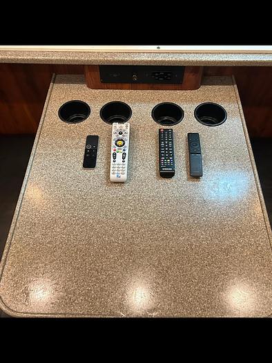 Used 2005 PREVOST XL2 Entertainer