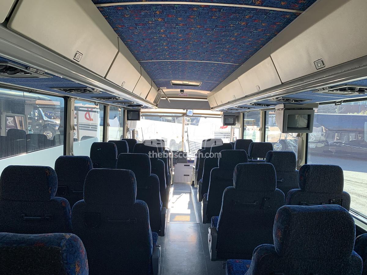 Used 2003 MCI D4500