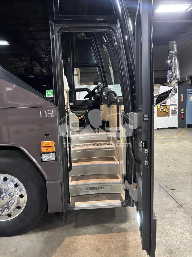Used 2008 PREVOST H3-45