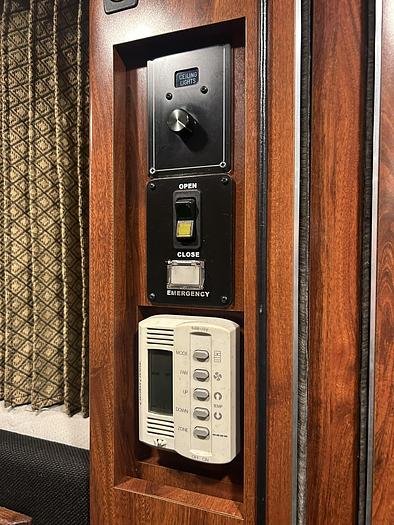 Used 2005 PREVOST XL2 Entertainer