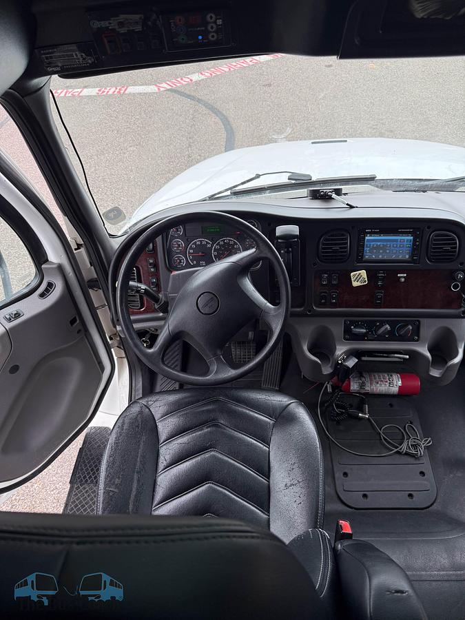 Used 2018 FREIGHTLINER GM40