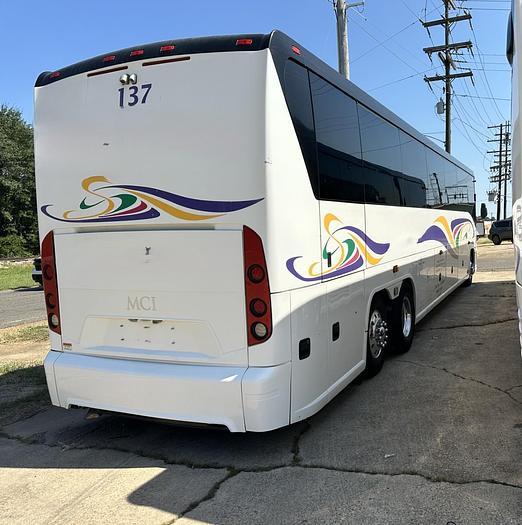 Used 2016 MCI J4500 ADA