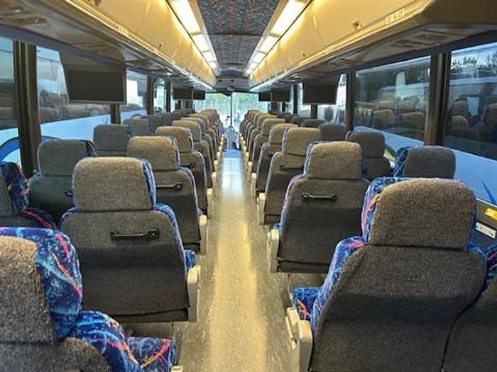 Used 2003 MCI J4500
