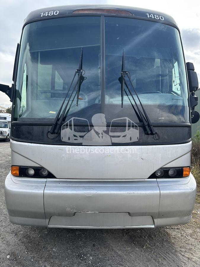 Used 2009 MCI J4500