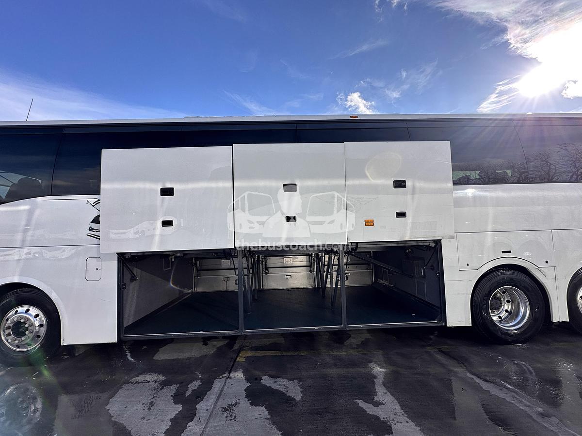 Used 2017 VOLVO 9700