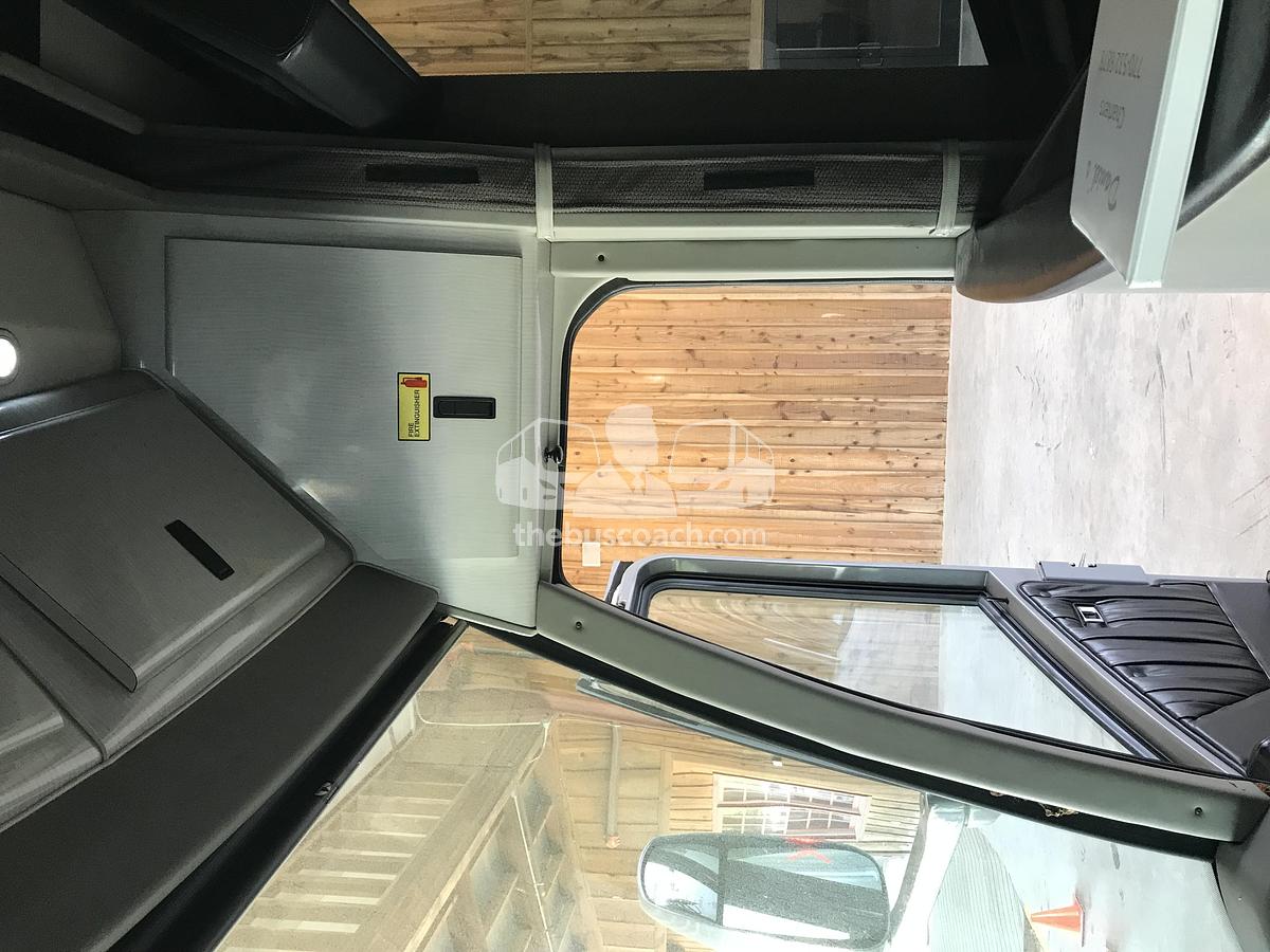 Used 2006 MCI E4500 Conv
