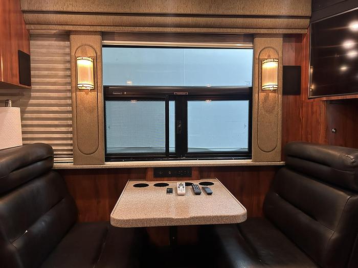 Used 2005 PREVOST XL2 Entertainer
