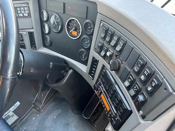 Used 2003 MCI J4500