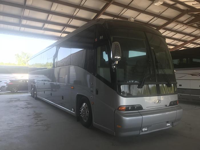 Used 2006 MCI E4500 Conv