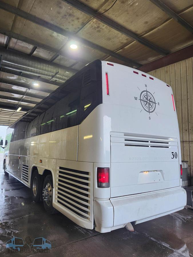 Used 2007 MCI E4500