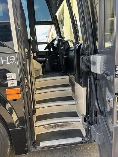 Used 2016 PREVOST H3-45