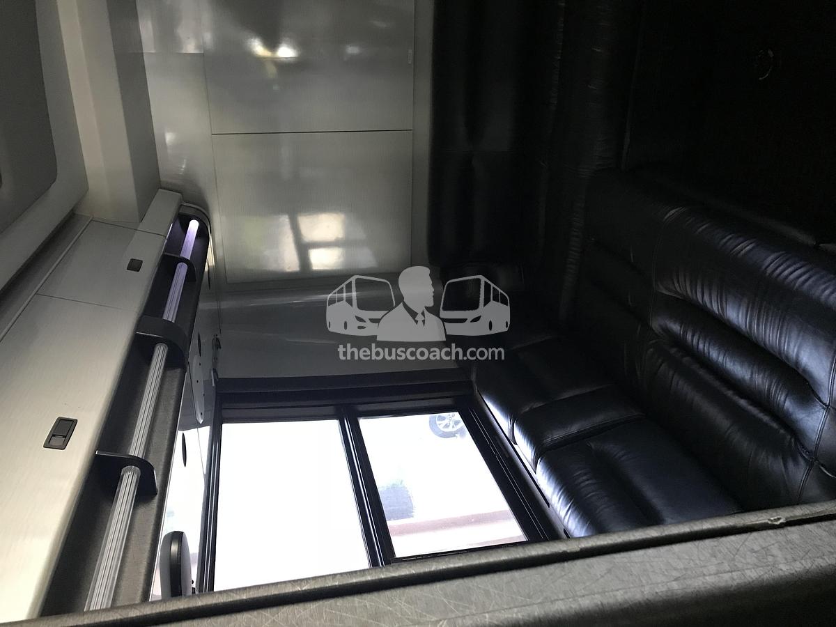 Used 2006 MCI E4500 Conv