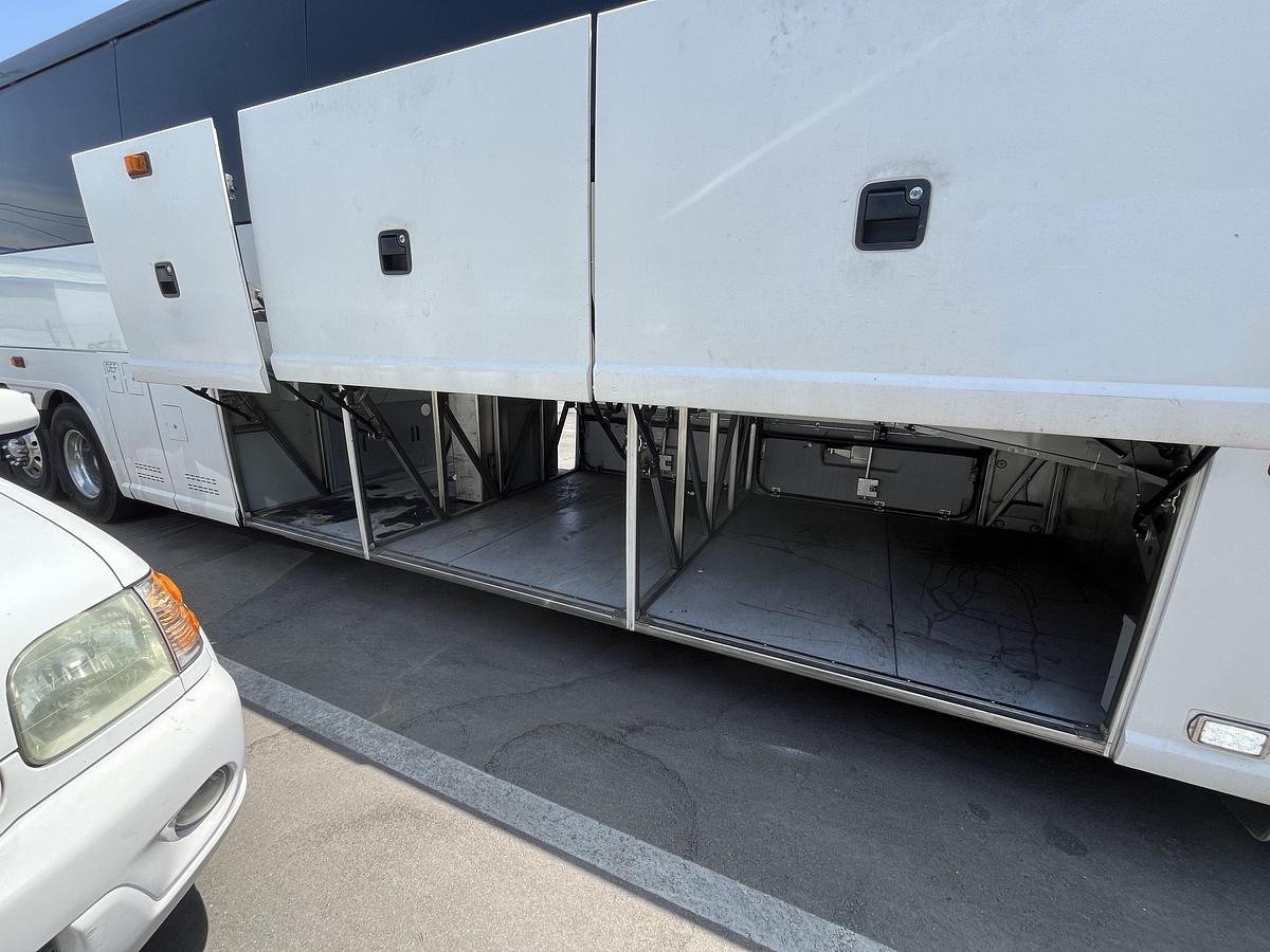 Used 2019 MCI J4500 ADA