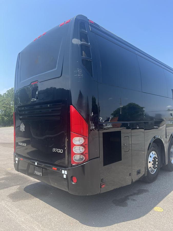 Used 2017 VOLVO 9700
