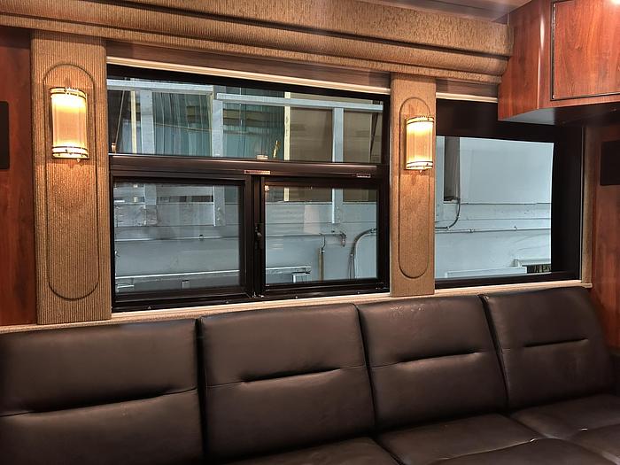 Used 2005 PREVOST XL2 Entertainer
