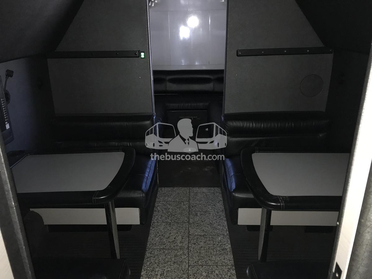 Used 2006 MCI E4500 Conv