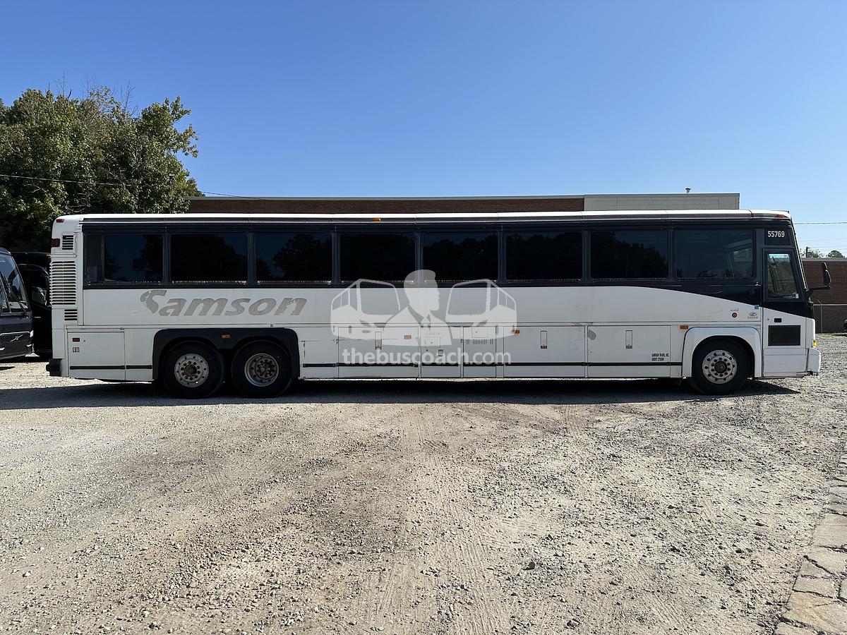 Used 2003 MCI D4500