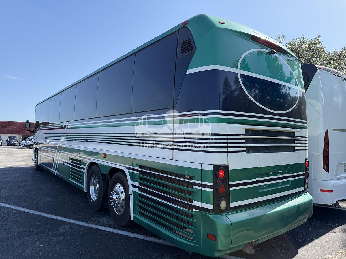 Used 2007 MCI J4500