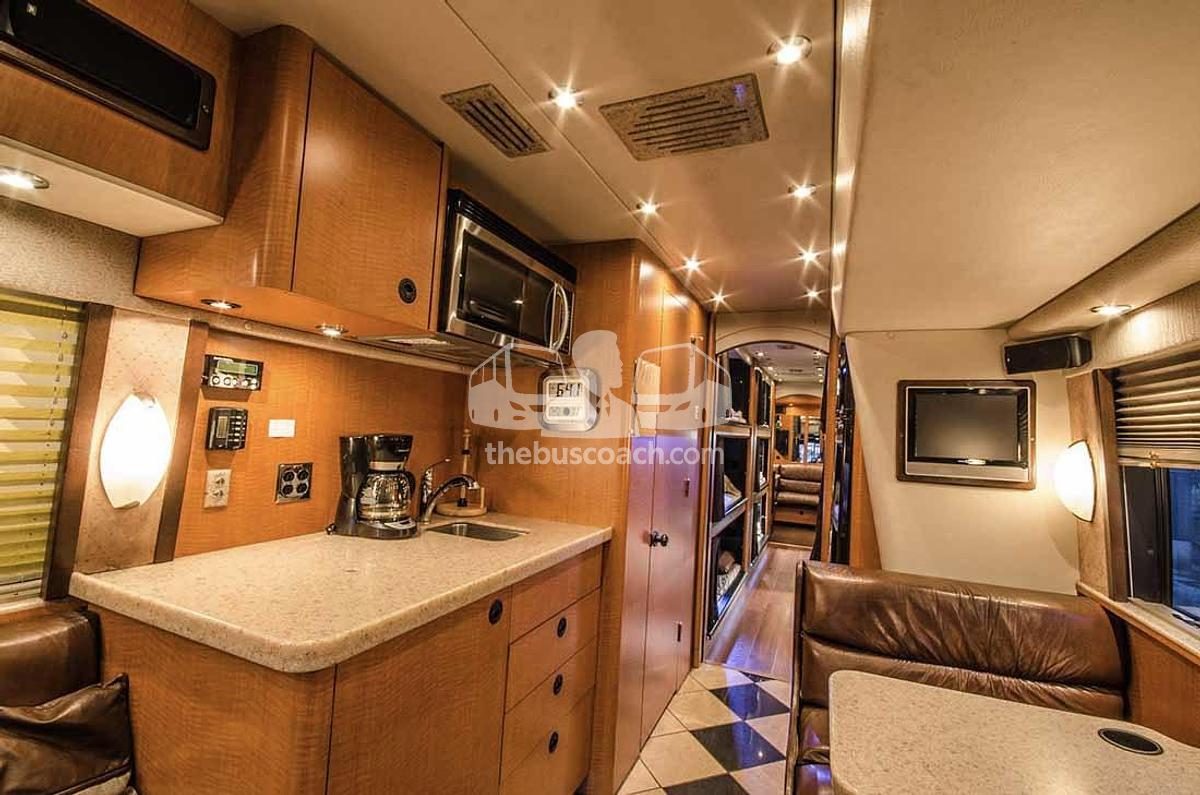 Used 2006 MCI J4500 Entertainer