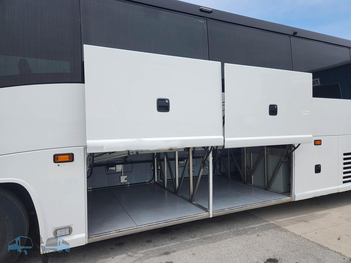 Used 2024 MCI J4500