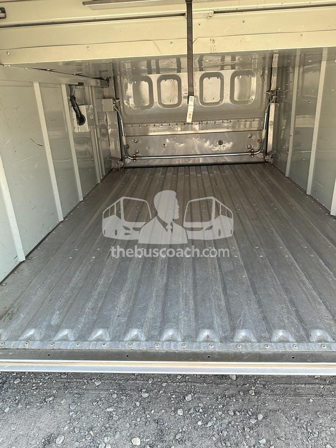 Used 2003 MCI D4500