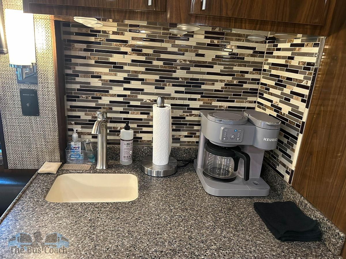 Used 2008 PREVOST XLII