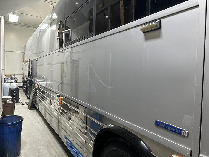 Used 2005 PREVOST XL2 Entertainer